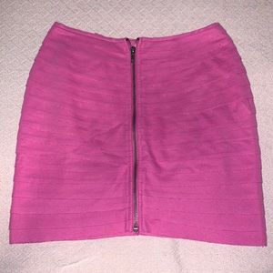 Pleated mini skirt: ADORABLE!